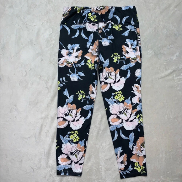 Mono B NWOT Floral Print Athletic Cropped Leggings size 1X - Picture 4 of 9